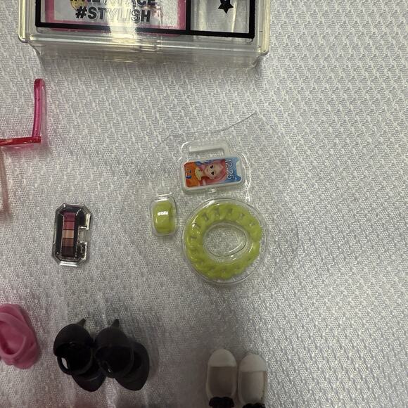 Licca Mimi Takara Doll 75+ Accessories Lot Shoes Purses Headbands Regular & Mini - Picture 13 of 16